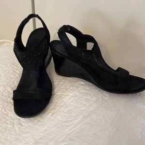 Black heel sandals